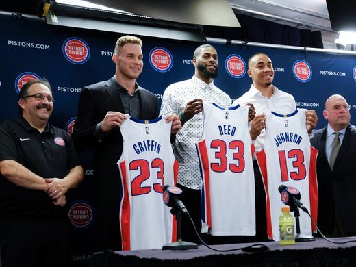 Blake Griffin and co. at their Detroit Pistons introductory press conference on Wednesday, January 31 at The Palace at Auburn Hills. Pictured from left to right, team president and head coach Stan Van Gundy, Blake Griffin (#23), Willie Reed (#33), Bryce Johnson (#13) and general manager, Jeff Bower. (Via Ryan Garza, Detroit Free Press)