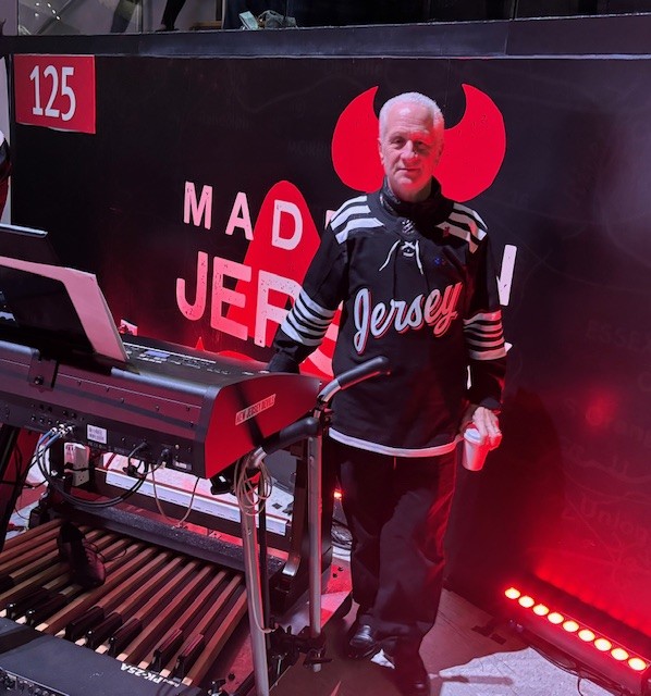 Devils organist Pete Cannarozzi.