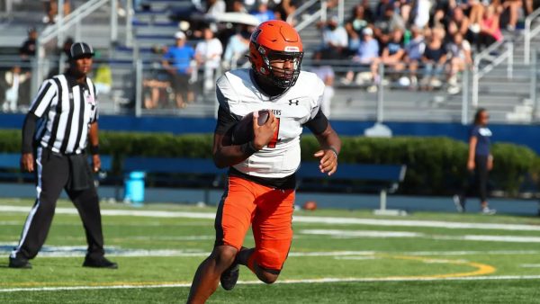 William Paterson QB Nigel Jennings, Photo Courtesy: Larry Levanti