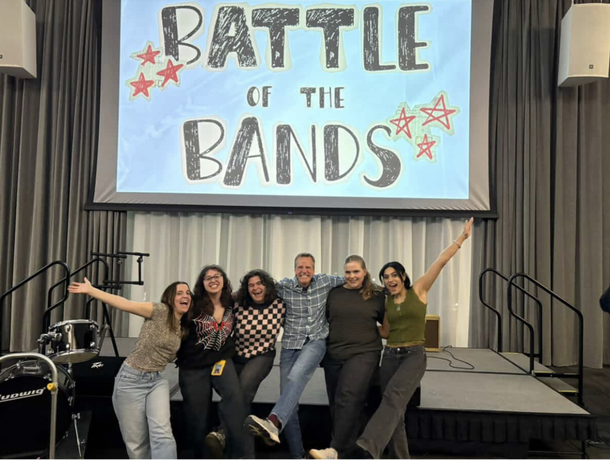 Photo Courtesy: Isabella Rocha 
(MEO E-Board as well as the judge)
