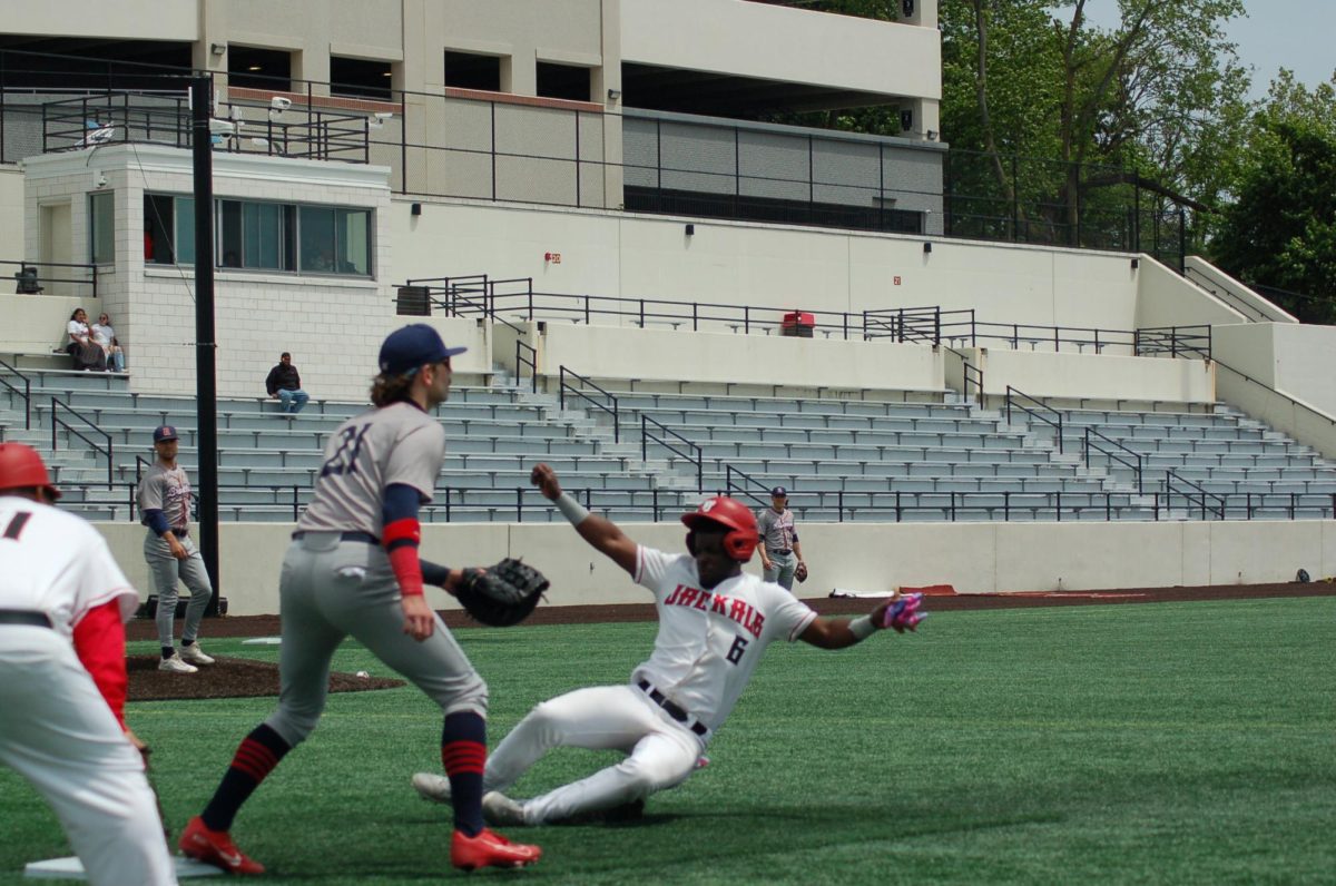 New Jersey Jackals Rightfielder Aldalay Kolokie