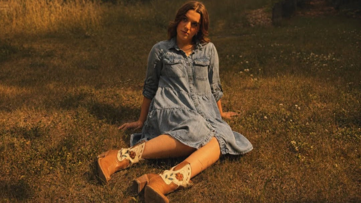 Grace Cascio on the cover of her latest single